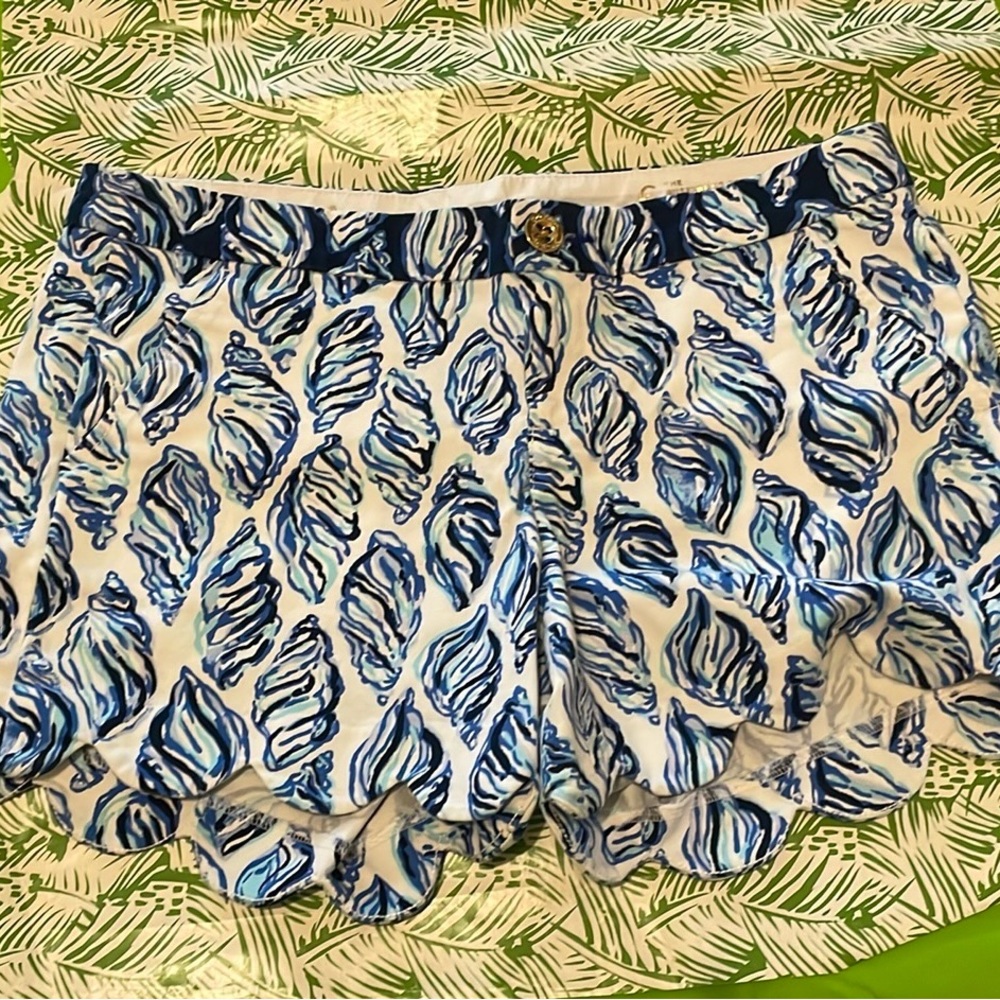 Lilly Pulitzer Thé Buttercup stretch short 5 inch inseam size 6 gently used